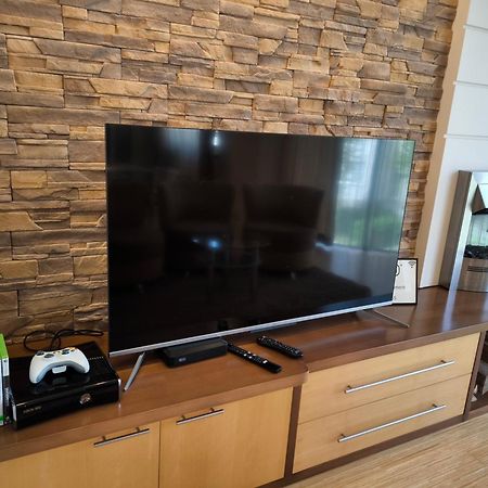 Uroczy Apartament Przy Deptaku Z Parkingiem. Polanica-Zdroj Dış mekan fotoğraf