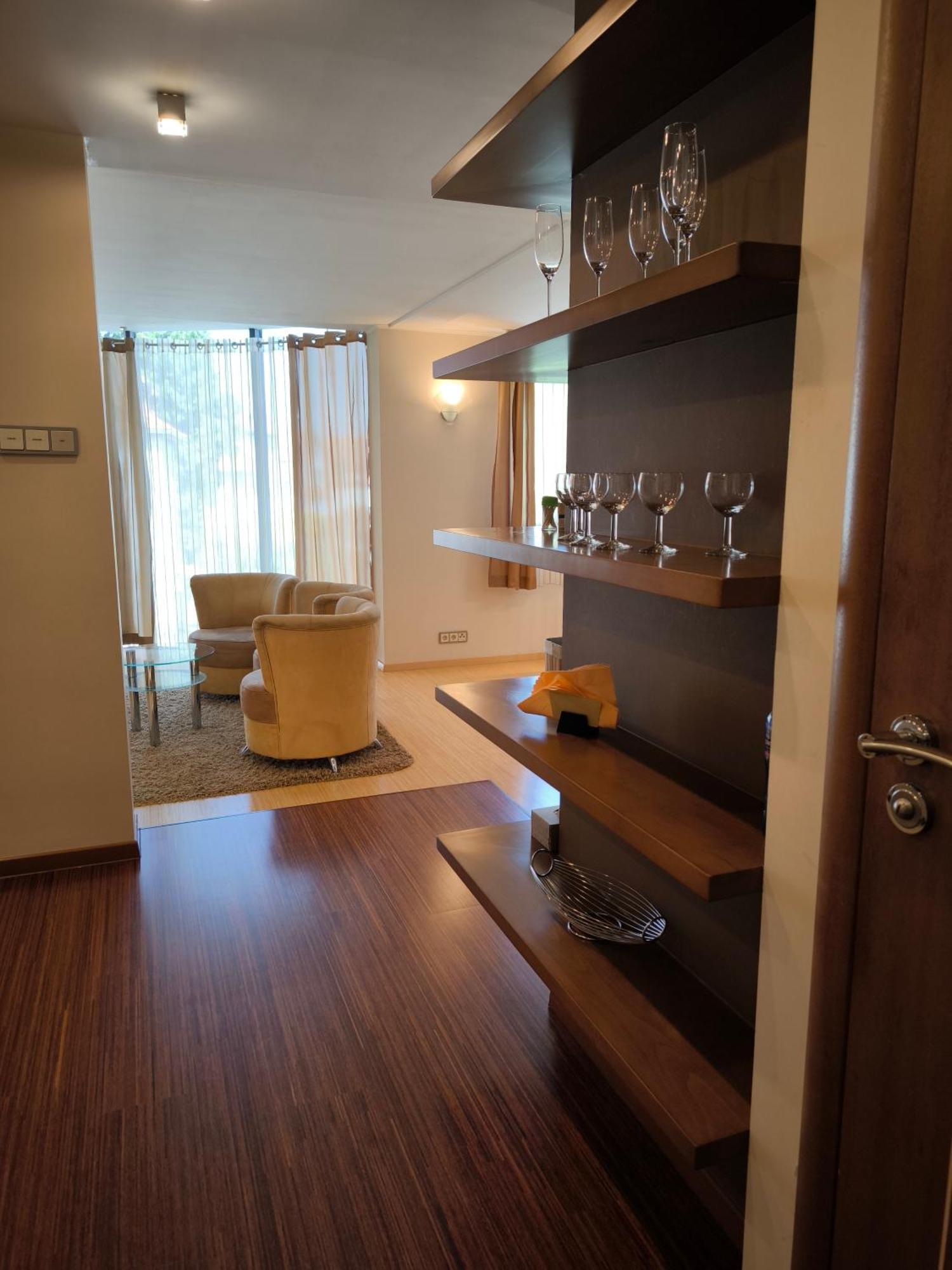 Uroczy Apartament Przy Deptaku Z Parkingiem. Polanica-Zdroj Dış mekan fotoğraf