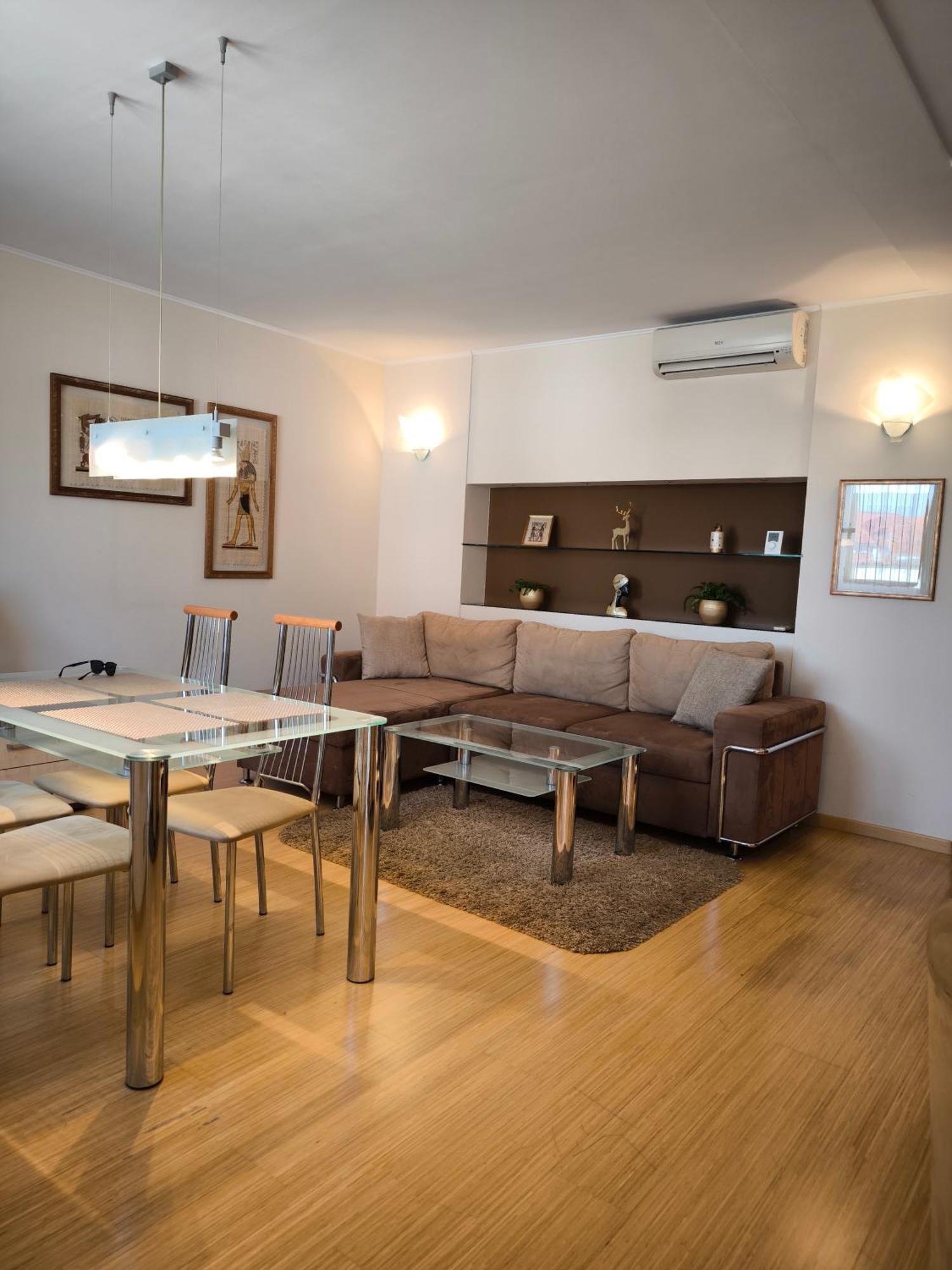 Uroczy Apartament Przy Deptaku Z Parkingiem. Polanica-Zdroj Dış mekan fotoğraf